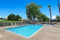 PY733 - Palm Desert Resort Escape