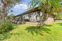 Private Hot Tub and Game Room Access - Charming Serene Retreat Hotels in Eagle Lake