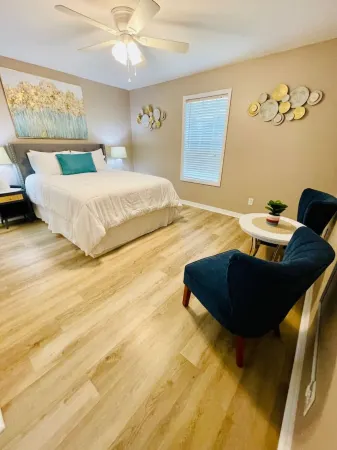 Stylish Experience and Covered Patio - Delightful Retreat