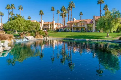 Private Lake and Spa with Mountain Views - Stunning Oasis Retreat