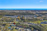 Serene Escape with Private Balcony and Golf Course Views - Charming Retreat Hotels in Carolina Forest