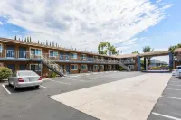 Rodeway Inn Escondido Downtown - Parkplatz