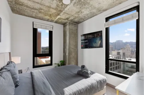 Stunning City Views and Fully Loaded Kitchen - Stylish Urban Oasis