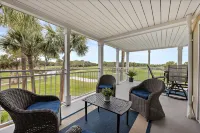 Stunning Golf Course Views and Club Access - Elegant Island Retreat