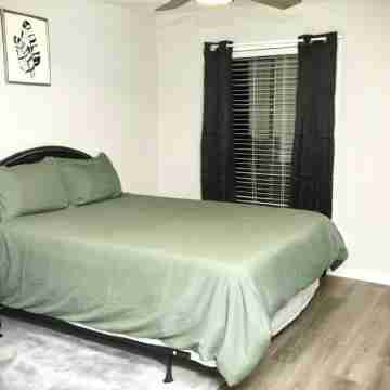 2-bedroom condo in lovely Winston-Salem'sCountry Club Rooms