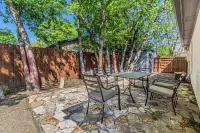 Spacious 5-bedroom bungalow in charming McKinney with huge parking space