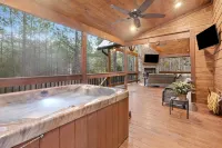 Cozy Cabin Retreat - Hot Tub, Arcade, Fire Pit