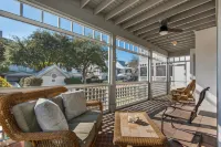 Gorgeous Community Pool and Tennis Courts - Exquisite Beach Villa Retreat