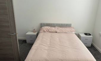 Central 3-Bed Seaside Apartment - Sleeps 5