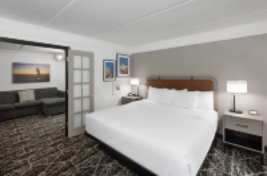 La Quinta Inn & Suites by Wyndham Houston Bush IAH South Hotel di Houston