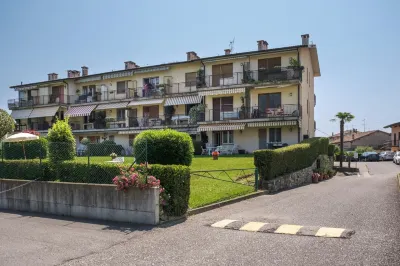 Interno 2 in Iseo with 1 Bedrooms and 1 Bathrooms Hotels near Municipio