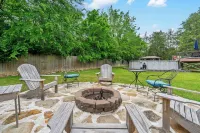 The Cozy Cottage Getaway Hotels in Swan Township