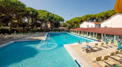 Club del Sole Jesolo Family Resort فنادق في اراکلیا
