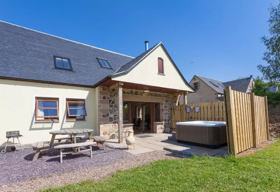 Williamscraig Holiday Cottages - Housity