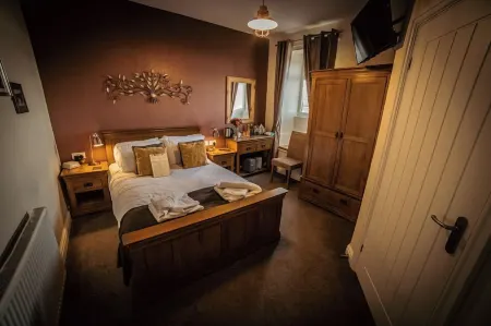 The Ring Pub Bed and Breakfast Отели в г. Cylch-y-Garn