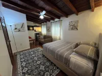 Villa E - a cozy studio in the heart ♥️ of downtown Palm Springs!