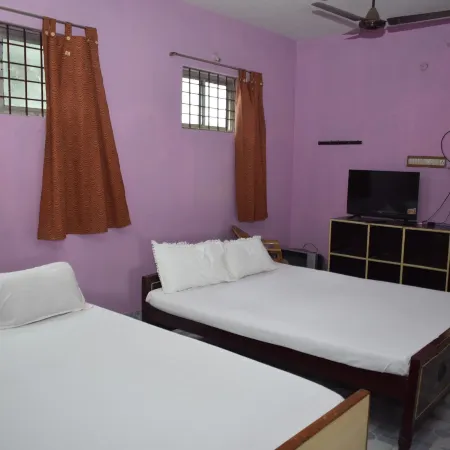 Parisha Residency- Temple Side Hotel