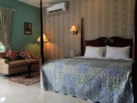 Omah Madam Bed & Breakfast Hotels in Banyumanik