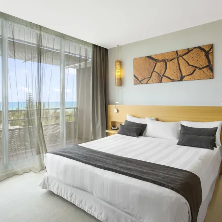 Chateau Royal Beach Resort & Spa, Noumea