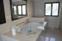 Head over Hills - Hot Tub