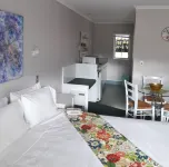 Colonial Lodge Motel Hotel dekat JT Design