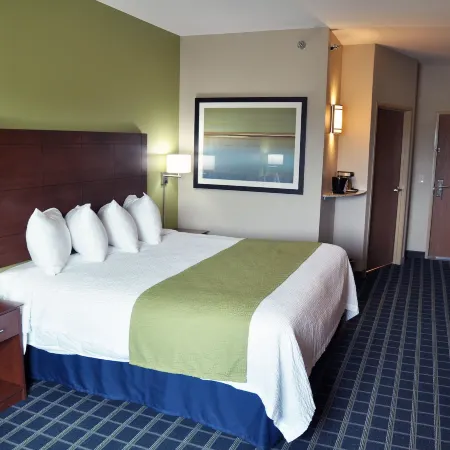 Brookstone Lodge & Suites Hotels in Algona