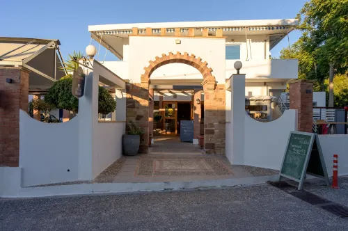 Ilioxenia Chios Studios & Apartments - Nouto- ja jättöpalvelut