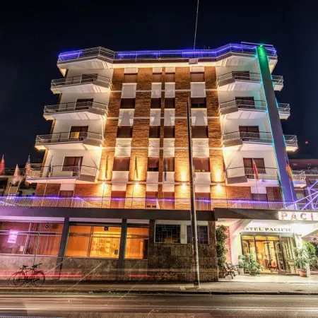 Hotel Pacific Отели рядом с достопримечательностью «Станция метро Cipro»