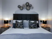 Station Side Penthouse - Parvekkeita