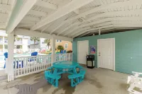 Seashell Escape--3 BR House in Village Walk, Sleeps 10, Near Beach, Dogs OK!