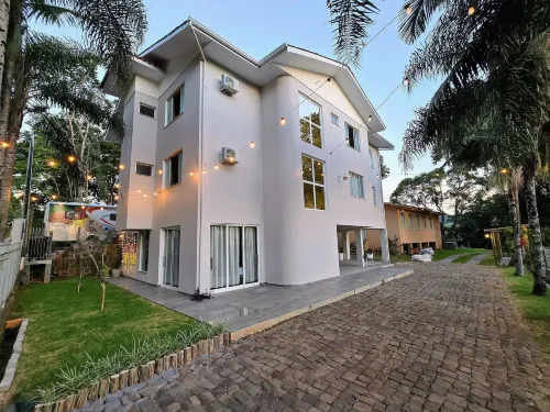 Casa das Palmeiras Hotels in Piratuba