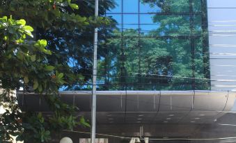 The Lotus Apartment Hotel, Burkit Road