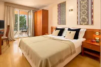 Hotel Villa Andrea Hotels in Živogošće