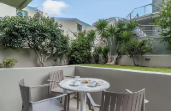 Rhoe Seaside Apartments