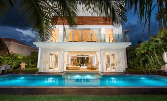 Luxury Villa Waterfall - Pool & BBQ