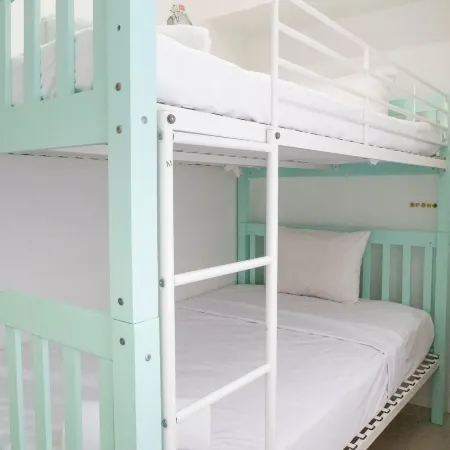 Comfy and Modern Wonderful 2Br Apartment at Tanglin Supermall Mansion Hotels in Sambikerep