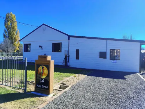 The Berri Bubble Lodge Hotels in Berridale