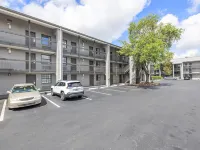 La Quinta Inn by Wyndham Miami Airport North - Parkplatz
