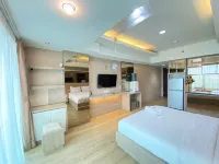Spacious Studio Room at Tamansari la Grande Apartment Near Bip