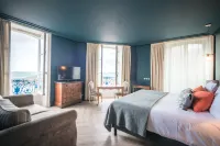 Hôtel France et Chateaubriand Hotel di 