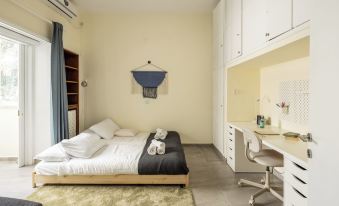 Eclectic Dreams Rabin Square Apt by Sea N' Rent