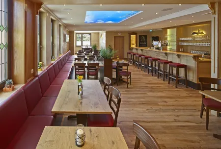 Haus Hubertus Отели в г. Цвайфельшайд