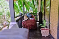 ลิโอวิลล่าส์ รีสอร์ท