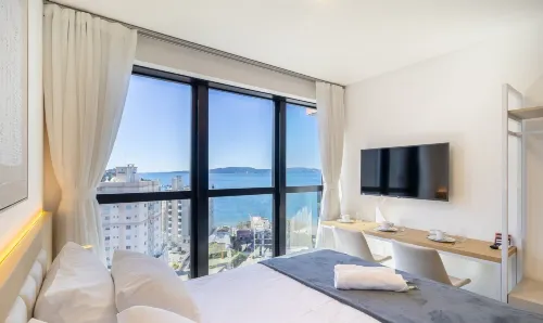 Mhfbs Edifício Moderno Piscina Vista Mar فنادق في Itapema