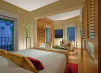 Bio Hotel Raphael - Relais & Châteaux Hotels in 