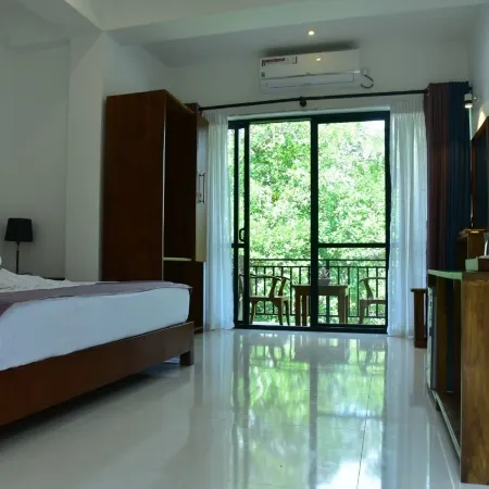 Eden Grand