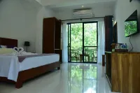 Eden Grand