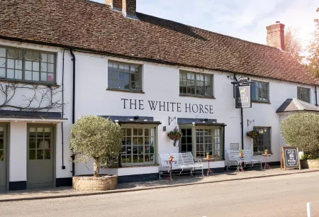 The White Horse Отели в г. Кокинг