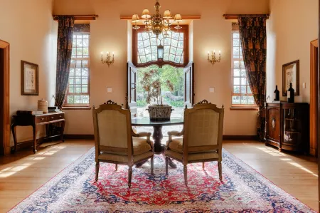 Vrede en Lust Estate Отели рядом с достопримечательностью «Groot Drakenstein Prison»