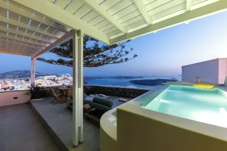 Morfes Luxury Suites by Caldera Houses Отели рядом с достопримечательностью «Wine Museum-Koutsoyannopoulos»